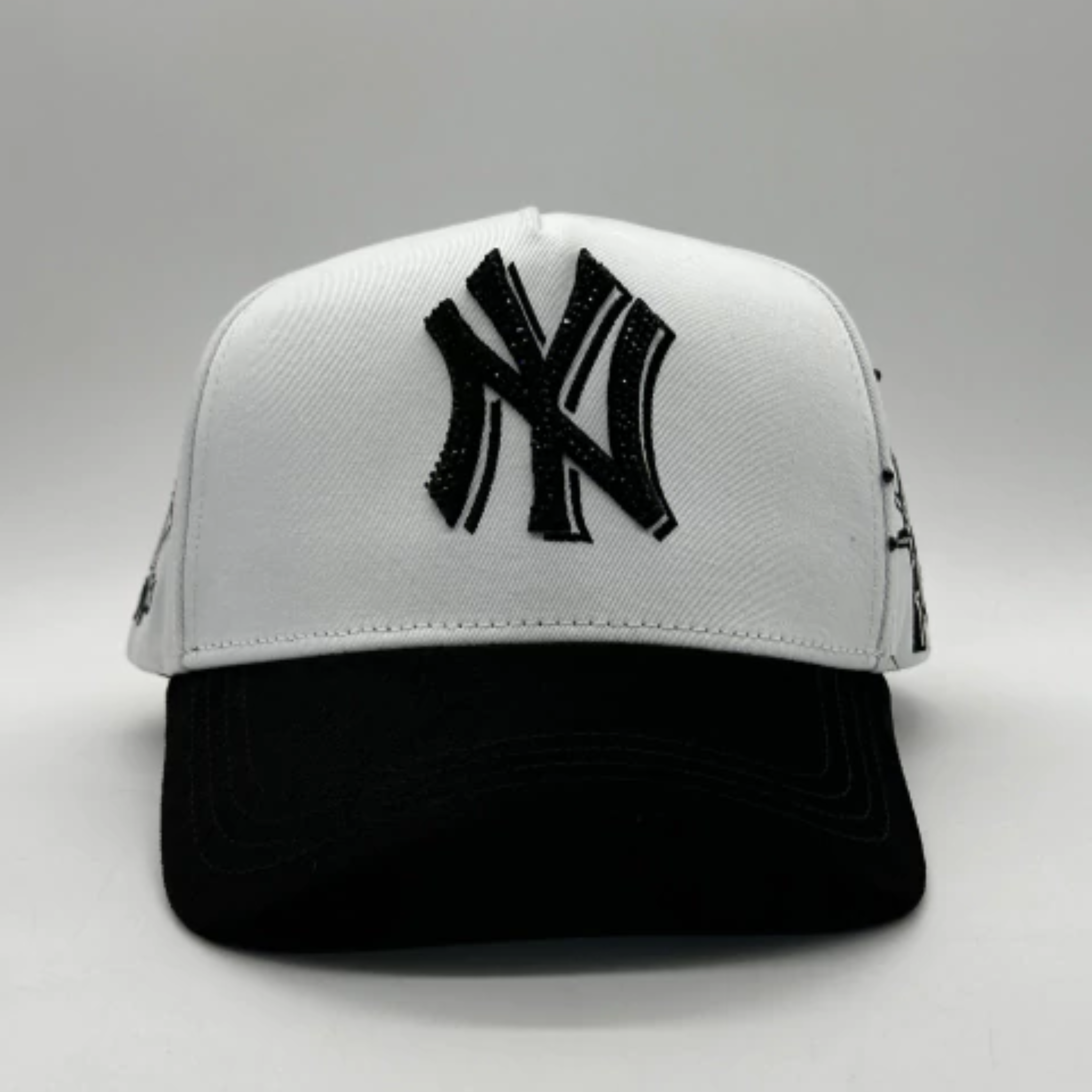 GORRA BIG BOSS // KEVIN HATS BLACK AND WHITE