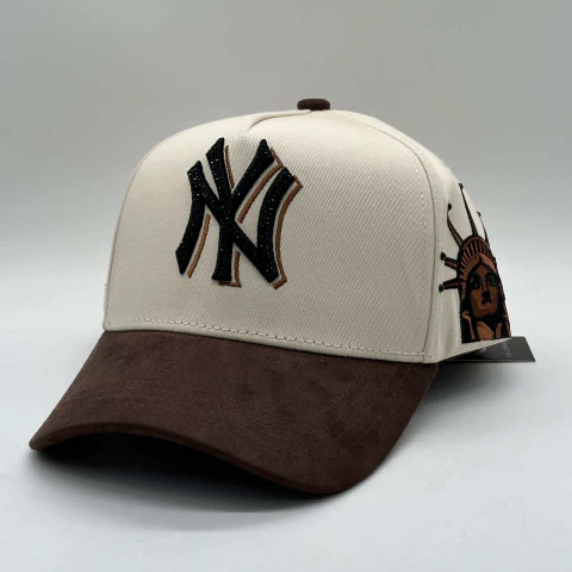 GORRA BIG BOSS // X KEVIN HATS NY TAN LIGTH