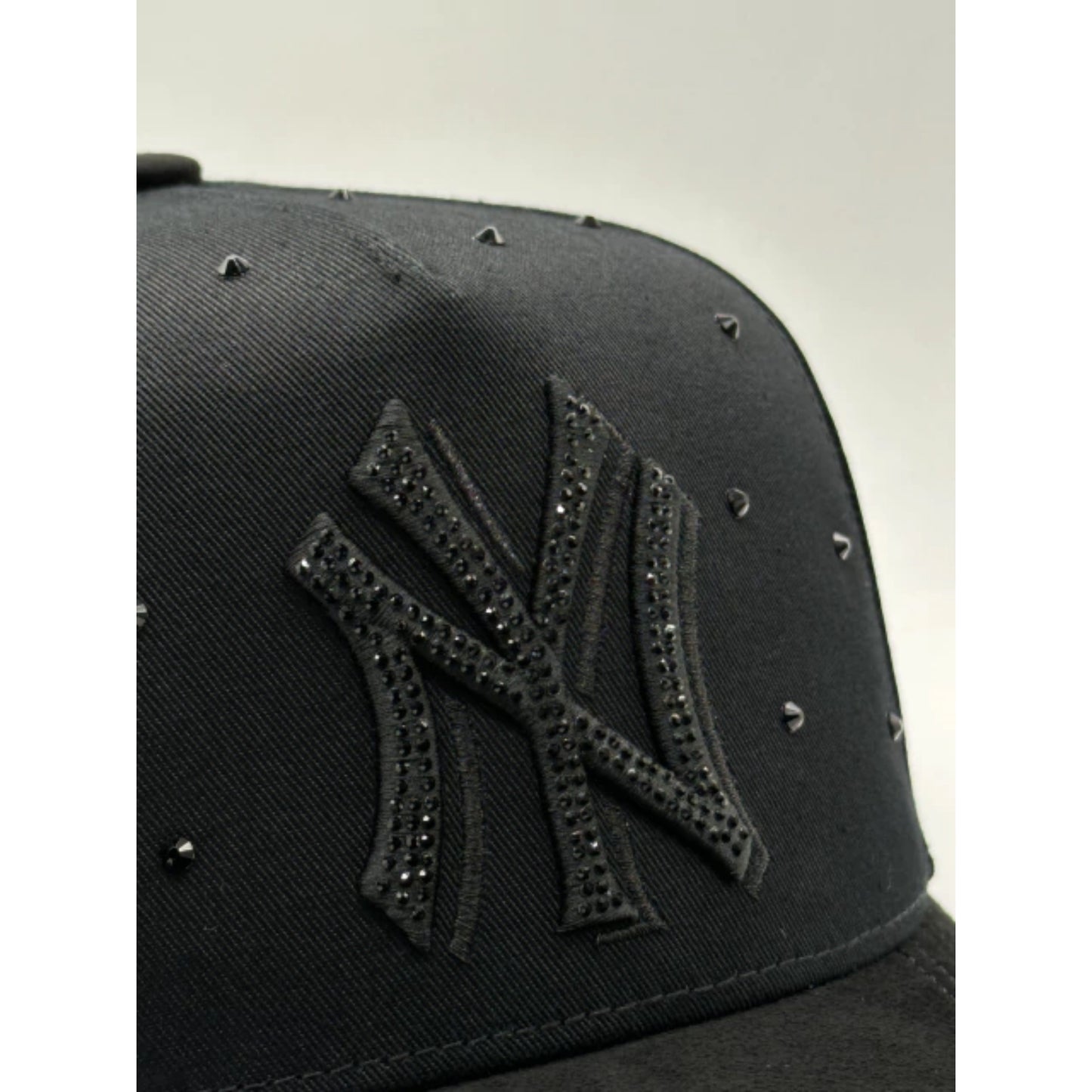 GORRA BIGG BOSS // X KEVIN HATS FULL BLACK